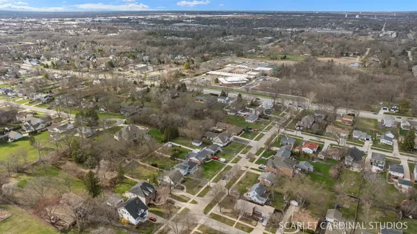 $895,000 | 774 Kenilworth Avenue, Glen Ellyn, IL 60137