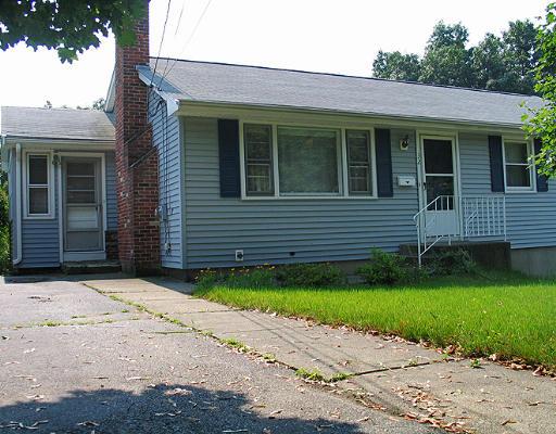 32 Claridge Road Worcester, MA 01606 - Photo 2 of 16 Gallery Image 2