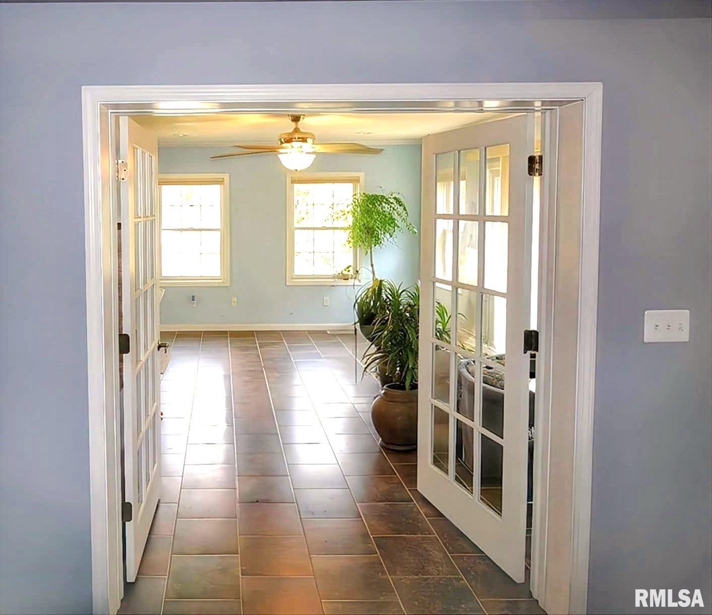 1222 Fundy Road Quincy, IL 62301 - Photo 13 of 39 Gallery Image 13