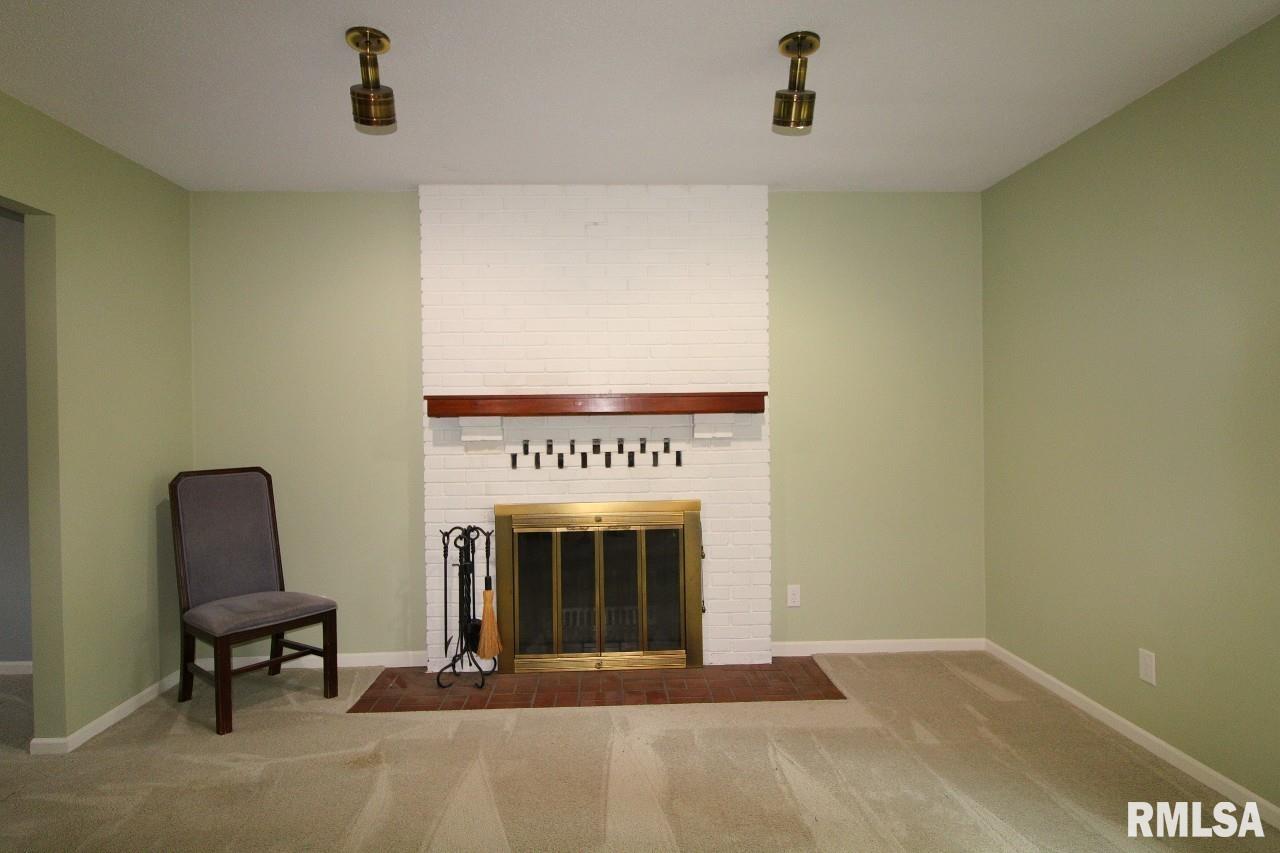 1222 Fundy Road Quincy, IL 62301 - Photo 6 of 39 Gallery Image 6