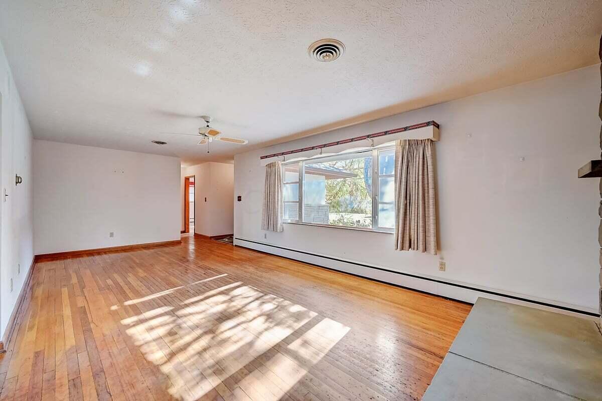 2512 Minerva Lake Road Columbus, OH 43231 - Photo 5 of 25 liv rm 2