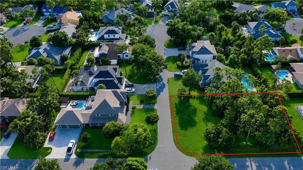 527 Carpenter Court Naples, FL 34110 - Photo 3 of 10