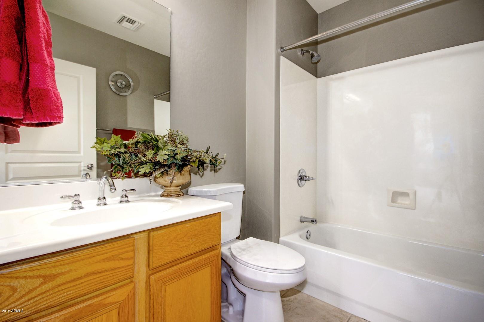 4488 East Thomas Road, Unit 2016 Phoenix, AZ 85018 - Photo 20 of 30 0017-Thomas (17)