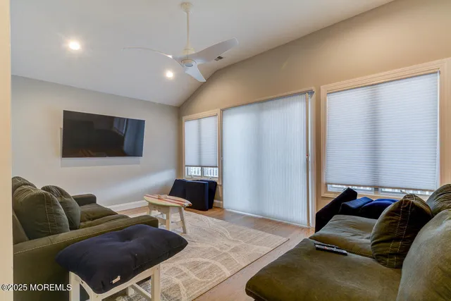 $7,800 | 10 E Street, Seaside Park, NJ 08752