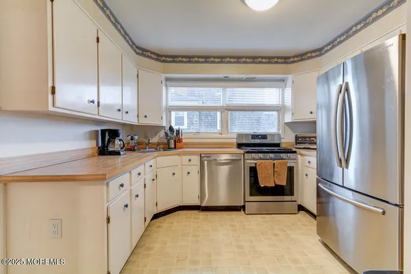 $7,800 | 10 E Street, Seaside Park, NJ 08752