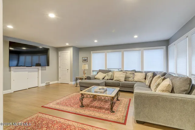 $7,800 | 10 E Street, Seaside Park, NJ 08752