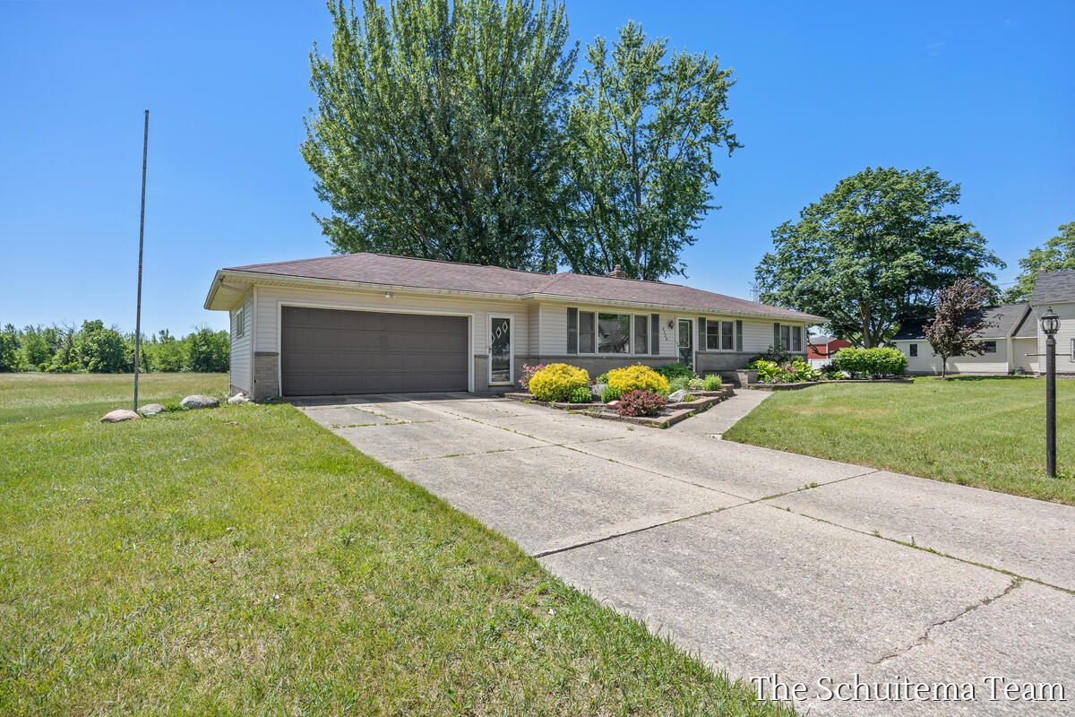 4526 Bauer Road Hudsonville, MI 49426 - Photo 4 of 46 4526-Bauer_004