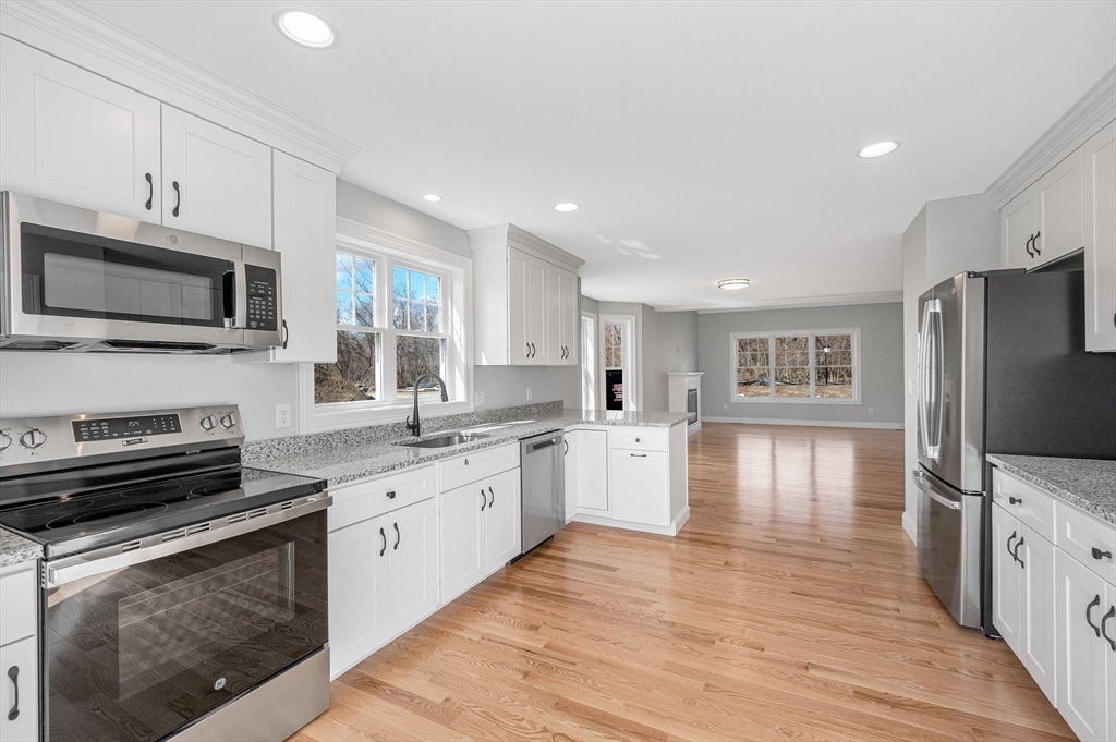 15 Lewis Farm Road, Unit 15 Dracut, MA 01826 - Photo 14 of 42