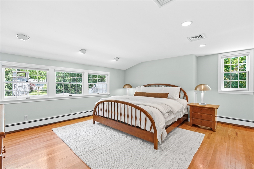 24 Radcliffe Road Wellesley, MA 02482 - Photo 10 of 32