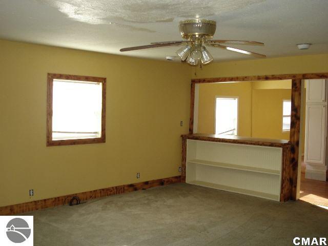 8102 East Pleasant Valley Road Shepherd, MI 48883 - Photo 5 of 20 1767255-4.JPG