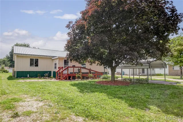 $142,000 | 208 Ferguson Street, Jerseyville, IL 62052