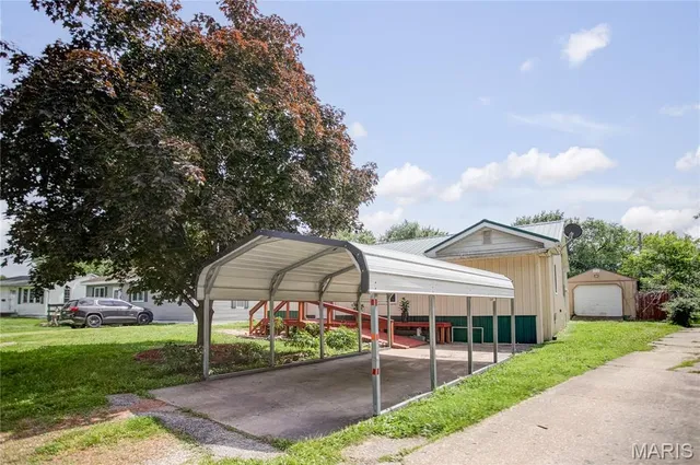 $142,000 | 208 Ferguson Street, Jerseyville, IL 62052