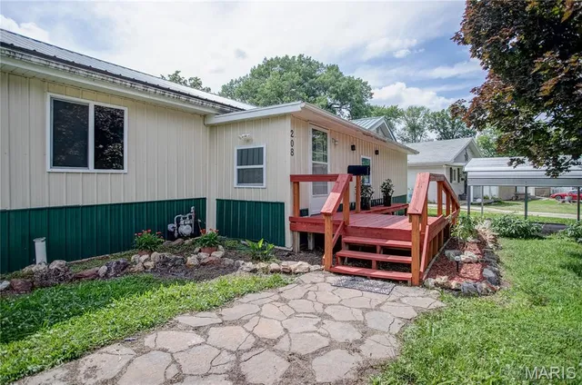 $142,000 | 208 Ferguson Street, Jerseyville, IL 62052