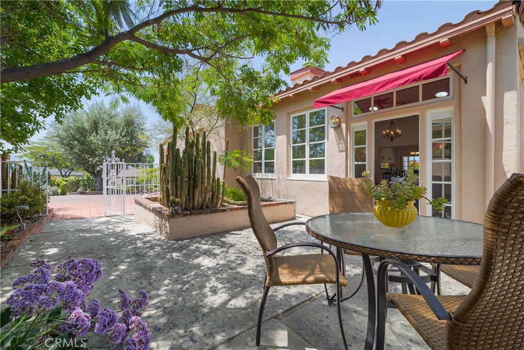 1981 Rangeview Drive Glendale, CA 91201 - Photo 15 of 50