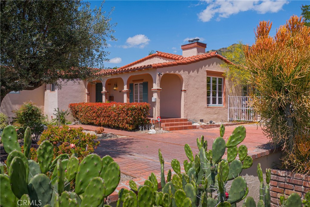 1981 Rangeview Drive Glendale, CA 91201 - Photo 2 of 50
