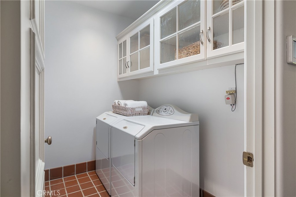 1981 Rangeview Drive Glendale, CA 91201 - Photo 32 of 50