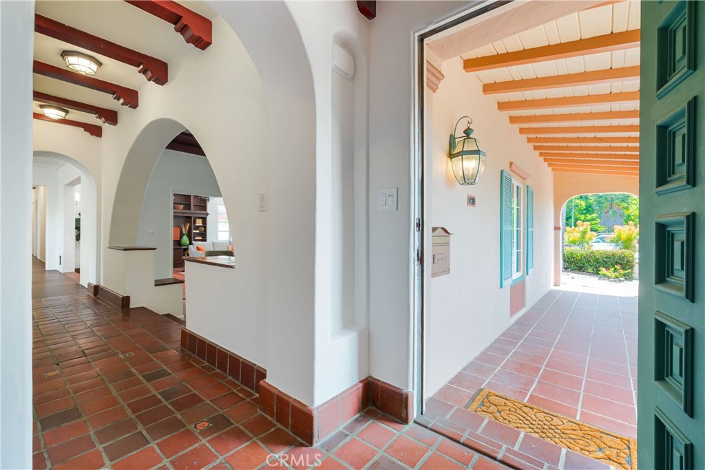 1981 Rangeview Drive Glendale, CA 91201 - Photo 6 of 50
