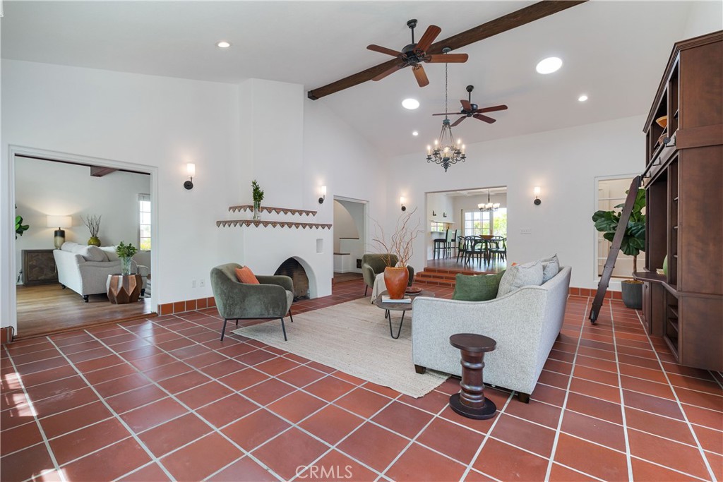 1981 Rangeview Drive Glendale, CA 91201 - Photo 10 of 50