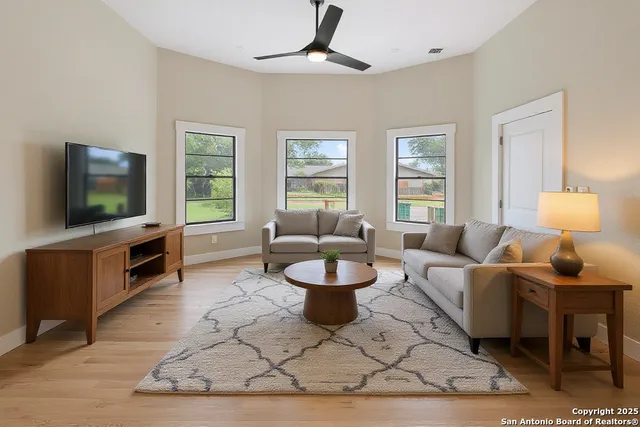 $359,000 | 926 Nolan Street, San Antonio, TX 78202