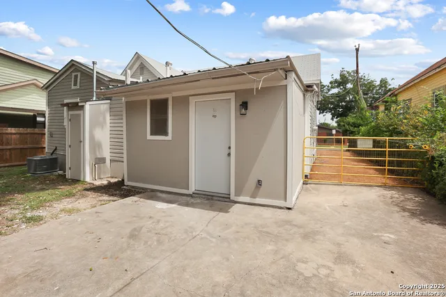 $359,000 | 926 Nolan Street, San Antonio, TX 78202