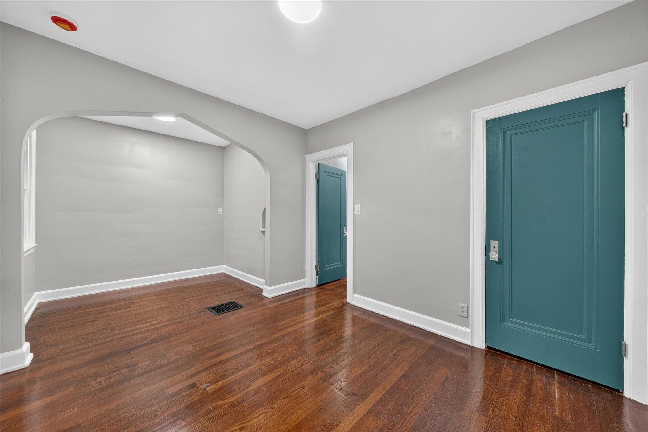 5083 Devonshire Road Detroit, MI 48224 - Photo 23 of 48 25-5083-Devonshire-Rd-WindowStill-Photog