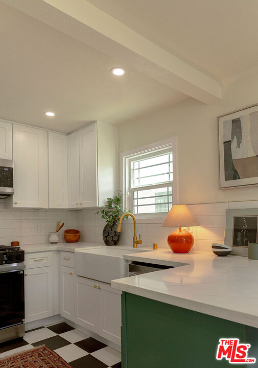 1462 Burnside Avenue Los Angeles, CA 90019 - Photo 11 of 24