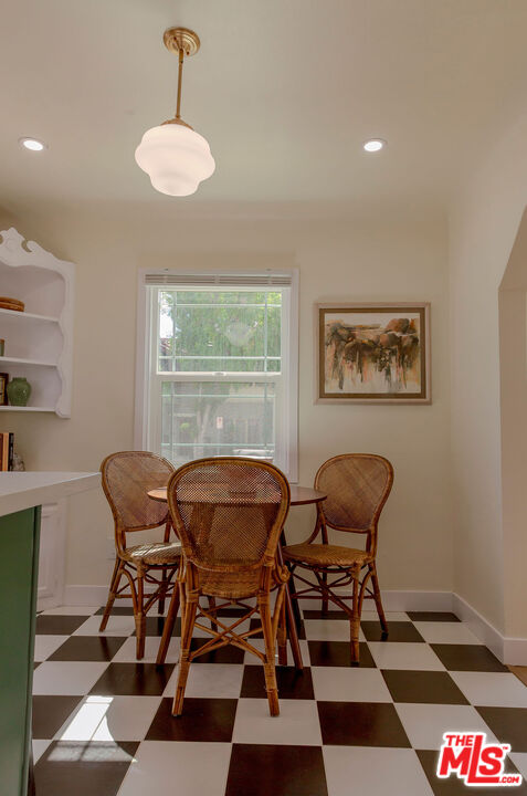 1462 Burnside Avenue Los Angeles, CA 90019 - Photo 6 of 24