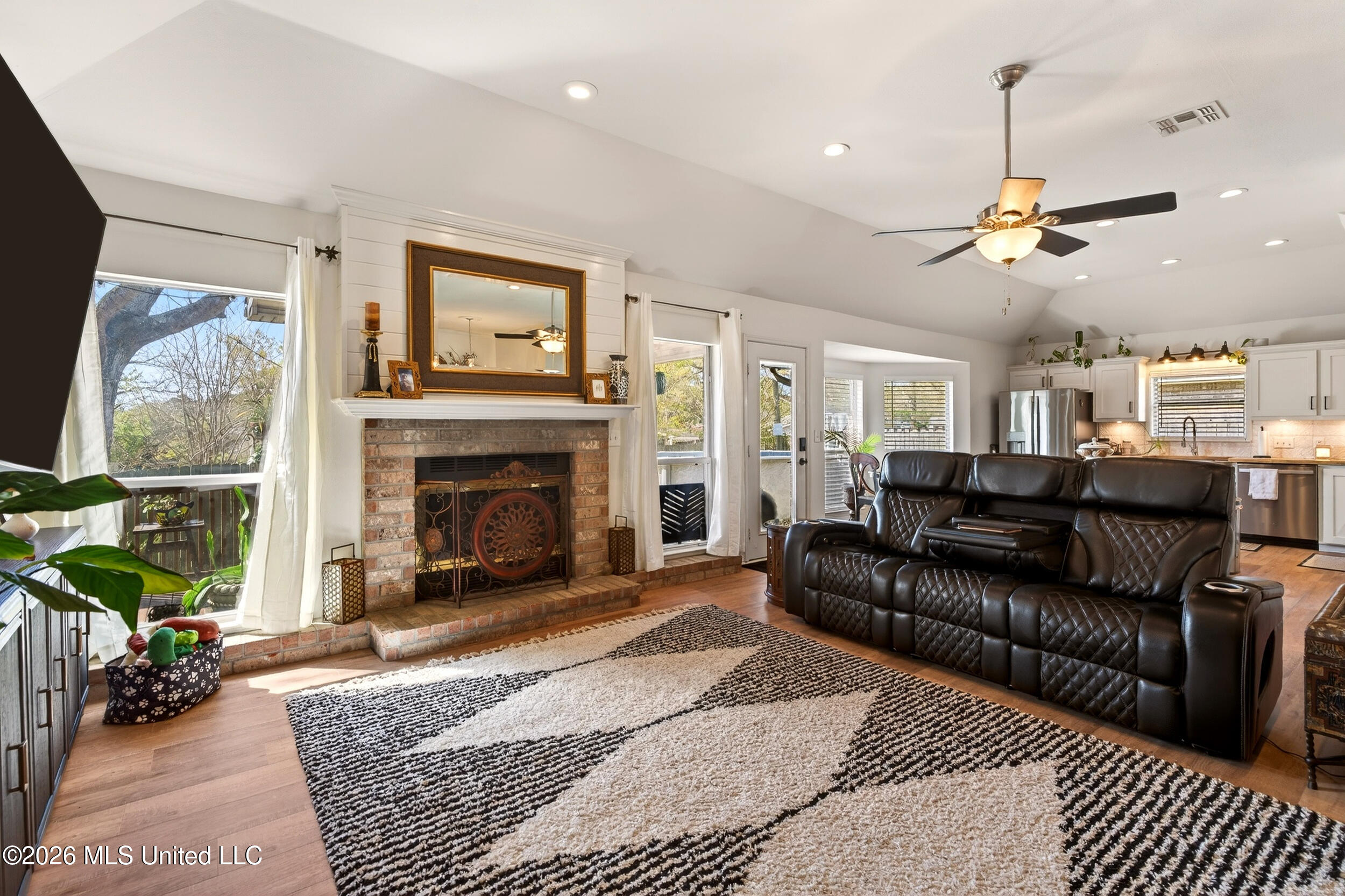 885 Manini Way Diamondhead, MS 39525 - Photo 16 of 55 15_living room 7