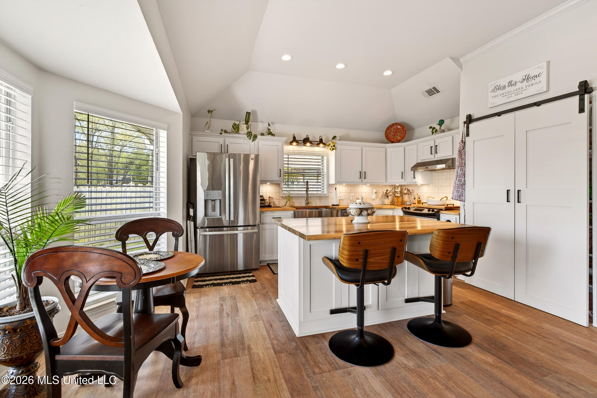 885 Manini Way Diamondhead, MS 39525 - Photo 18 of 55 17_kitchen 1