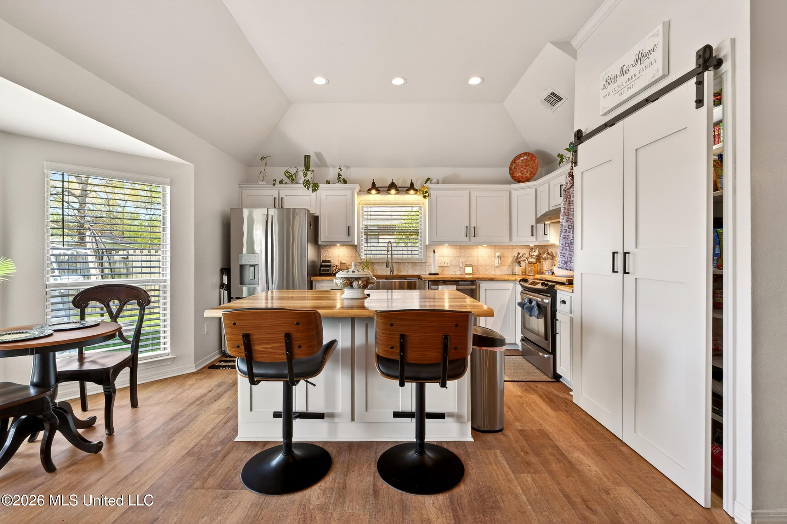 885 Manini Way Diamondhead, MS 39525 - Photo 19 of 55 18_kitchen 2