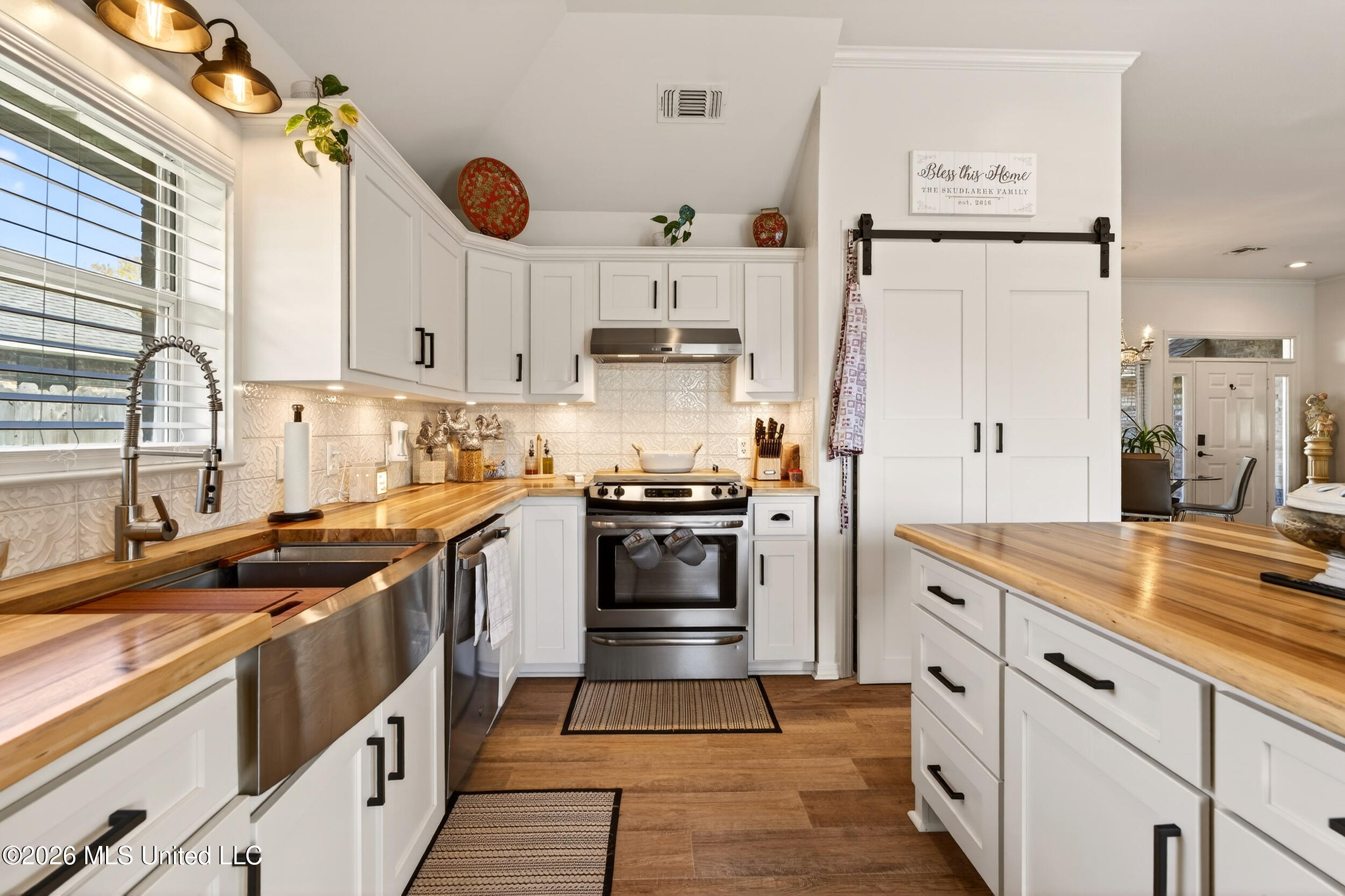 885 Manini Way Diamondhead, MS 39525 - Photo 25 of 55 24_kitchen 8