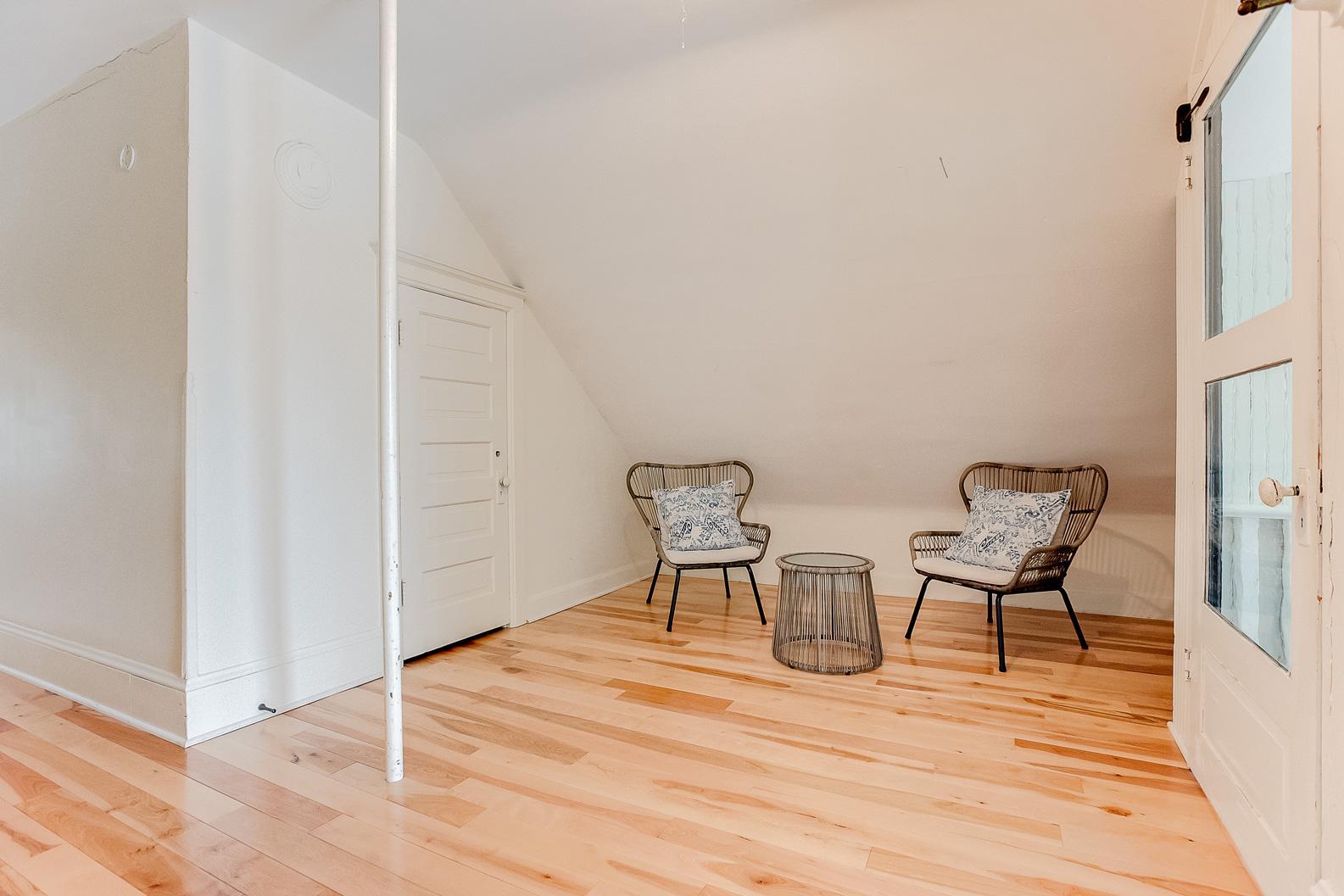 2433 West 22nd Street Minneapolis, MN 55405 - Photo 12 of 28