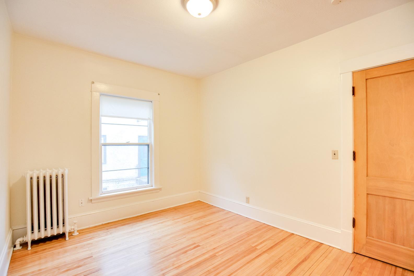 2433 West 22nd Street Minneapolis, MN 55405 - Photo 18 of 28