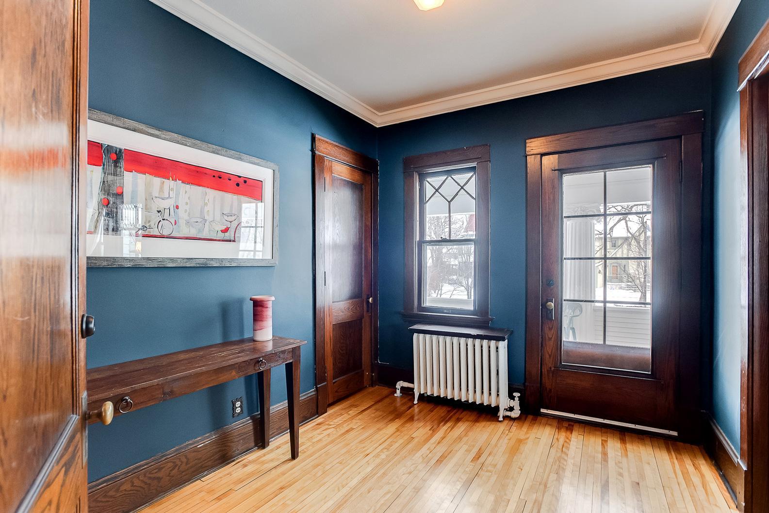 2433 West 22nd Street Minneapolis, MN 55405 - Photo 8 of 28