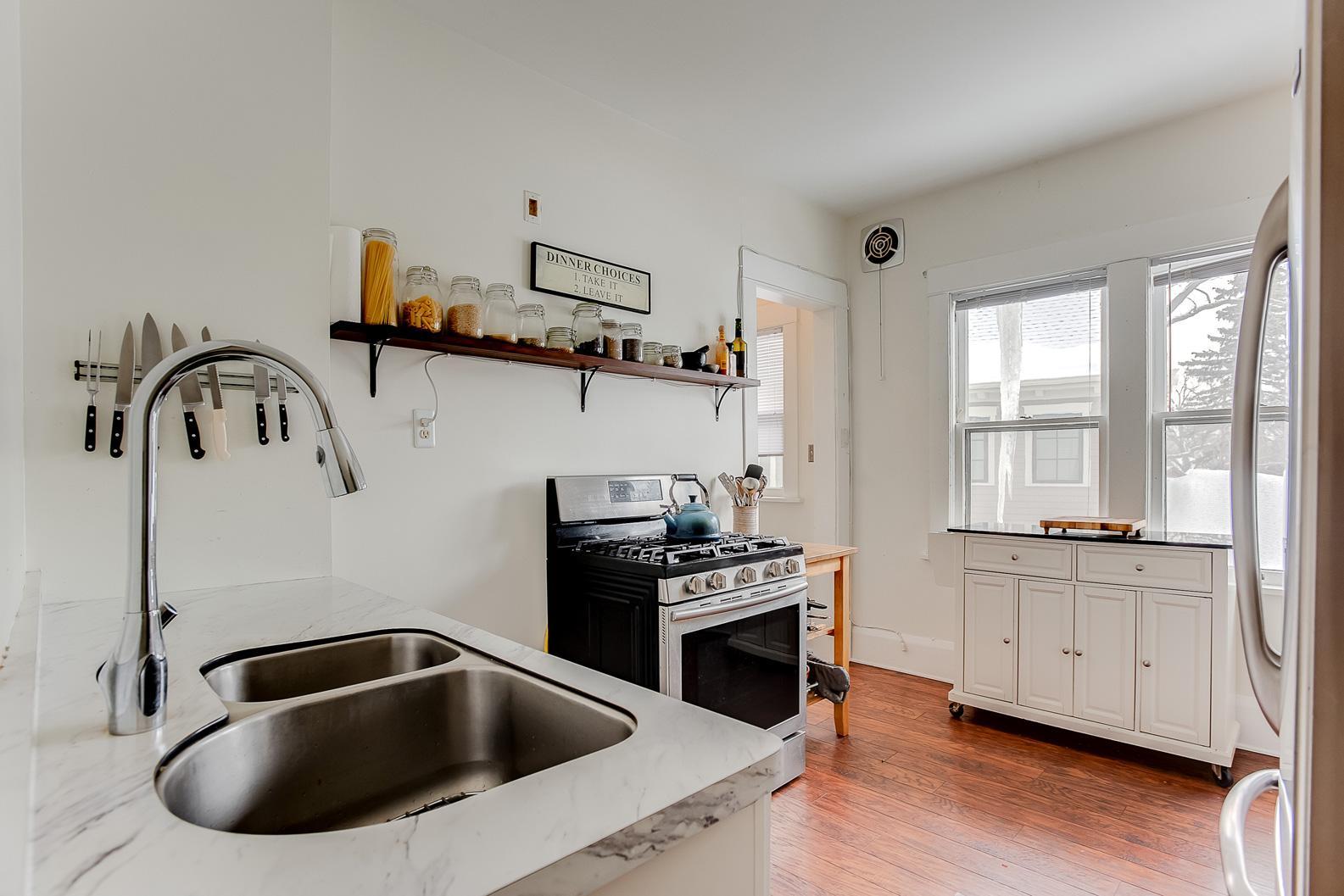 2433 West 22nd Street Minneapolis, MN 55405 - Photo 9 of 28