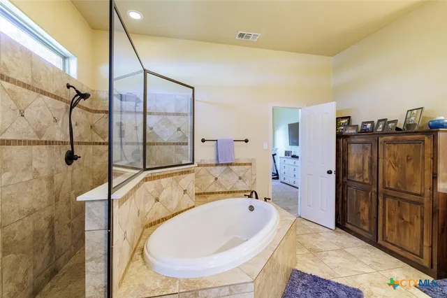 $585,000 | 910 Ridgeoak Drive, Belton, TX 76513