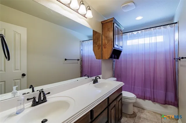 $585,000 | 910 Ridgeoak Drive, Belton, TX 76513