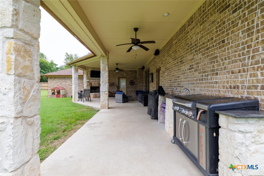 910 Ridgeoak Drive Belton, TX 76513 - Photo 34 of 48 a view of a porch with furniture and garden