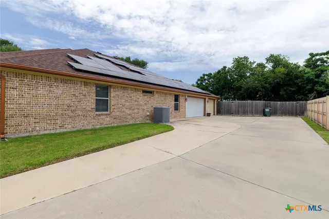 $585,000 | 910 Ridgeoak Drive, Belton, TX 76513