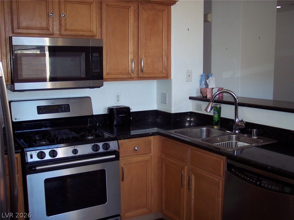 763 Solitude Point Avenue Henderson, NV 89012 - Photo 14 of 59