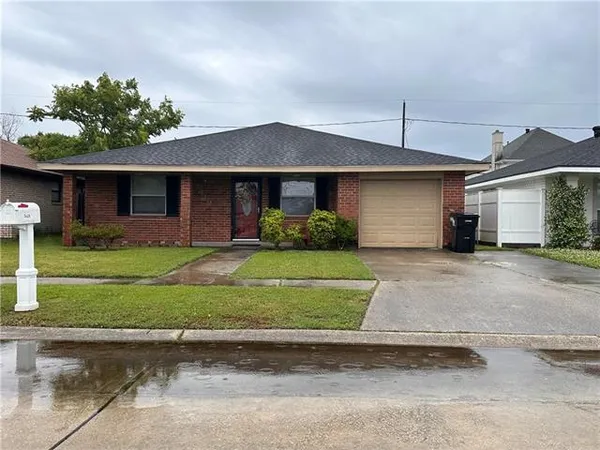 $1,600 | 3629 Charles Drive, Chalmette, LA 70043