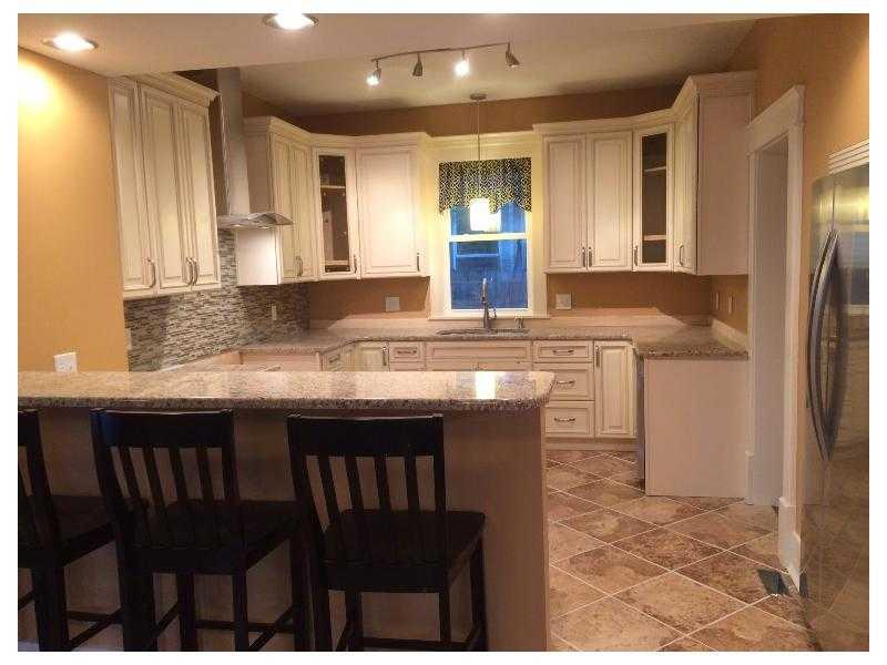 316 South Pendleton Avenue Pendleton, IN 46064 - Photo 3 of 24