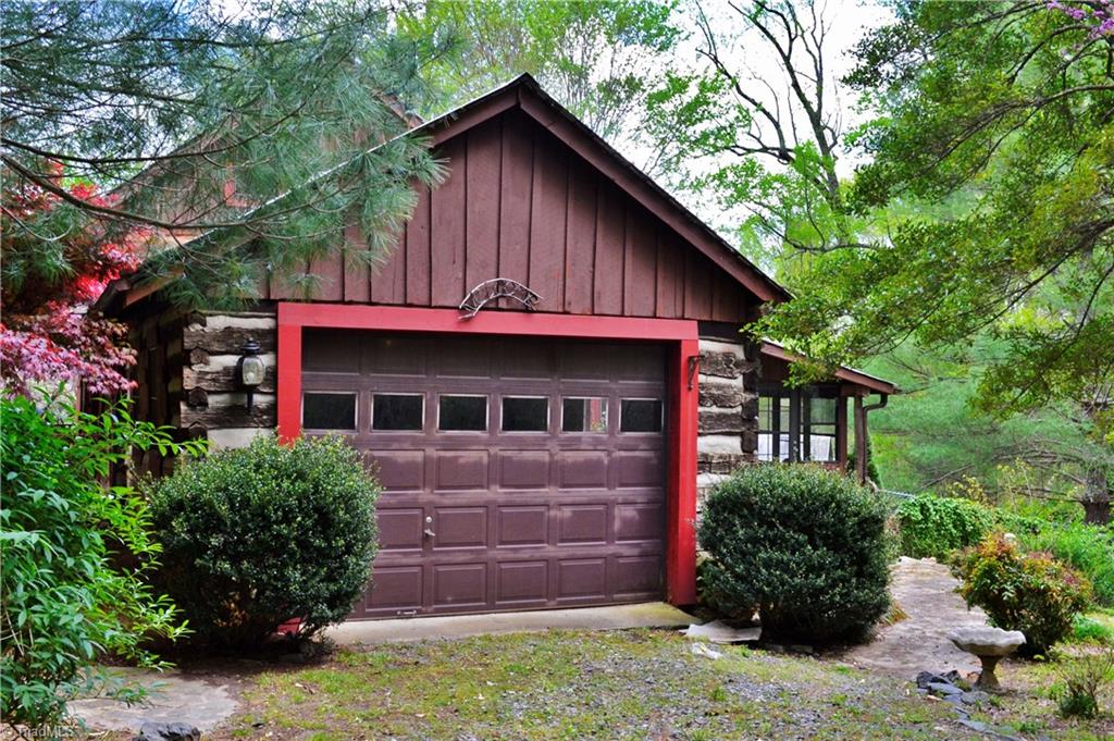 2700 Griffin Road Rural Hall, NC 27045 - Photo 19 of 30 Garage