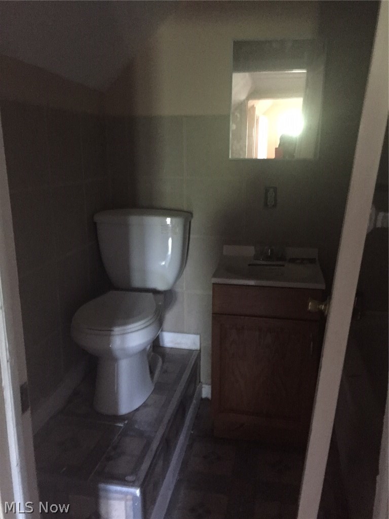 3589 Chelton Road Cleveland, OH 44120 - Photo 6 of 16