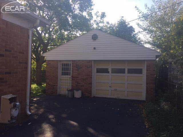 5305 Fleming Road Flint, MI 48504 - Photo 2 of 7 21229103-1.JPG