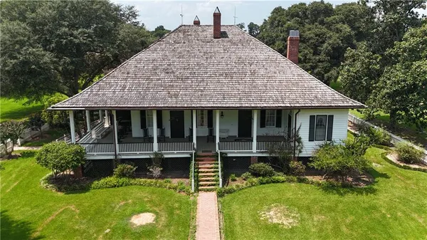 $1,400,000 | 3110 Highway 494, Natchitoches, LA 71457