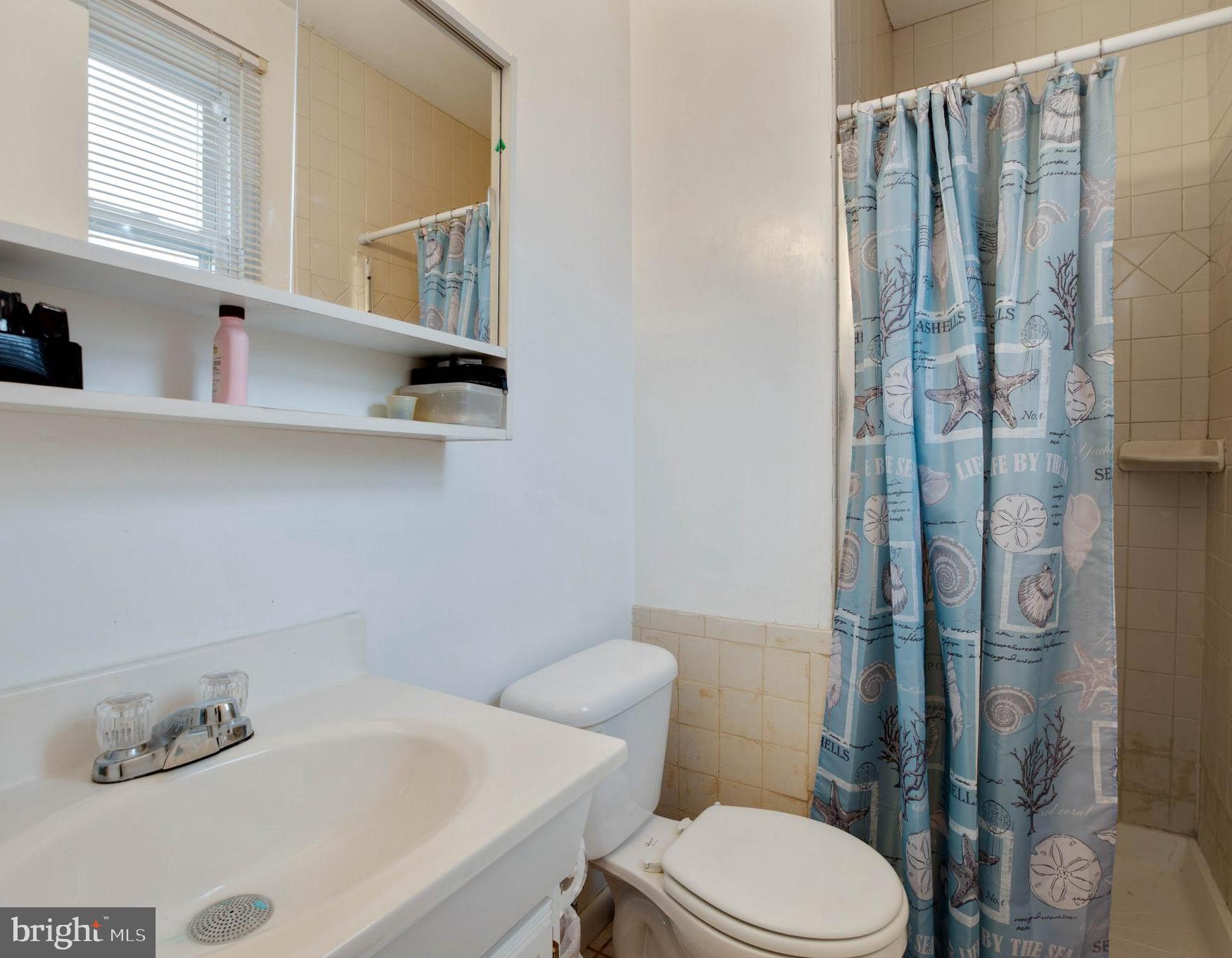 3806 Port Hope Point Triangle, VA 22172 - Photo 20 of 29 Master bath