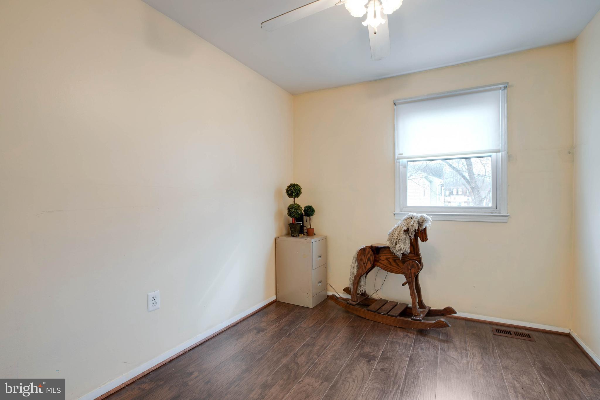 3806 Port Hope Point Triangle, VA 22172 - Photo 23 of 29 3rd bedroom or office space