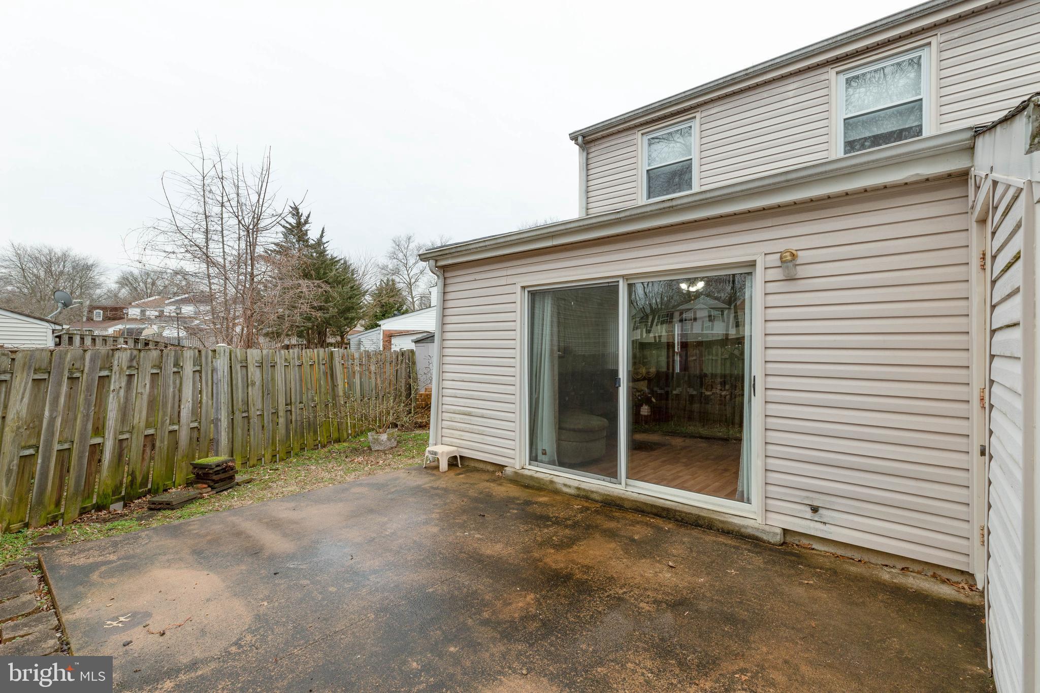 3806 Port Hope Point Triangle, VA 22172 - Photo 26 of 29 Sliding glass door off the family room
