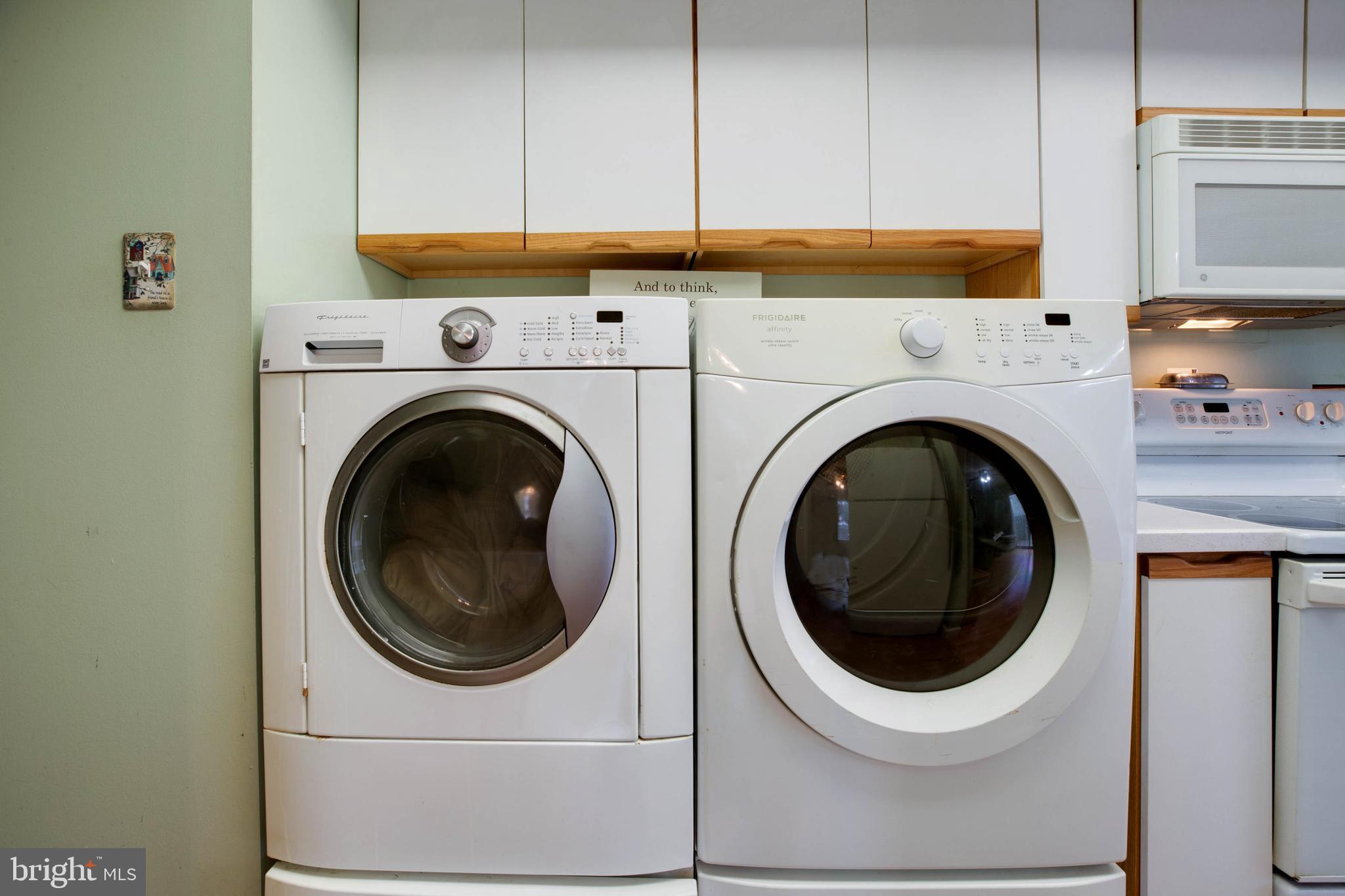 3806 Port Hope Point Triangle, VA 22172 - Photo 9 of 29 Front loading washer and dryer convey!